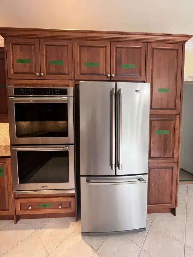 Kitchen Cabinets - Photo 10