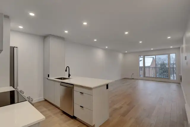 4 1/2 luxueux 2 CAC neuf dans Ahuntsic près du métro Sauvé. - Photo 2