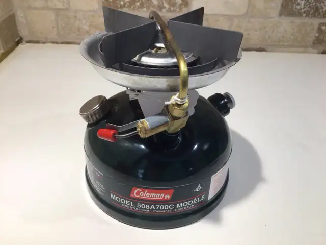 Coleman single burner stove model 508A - Photo 2