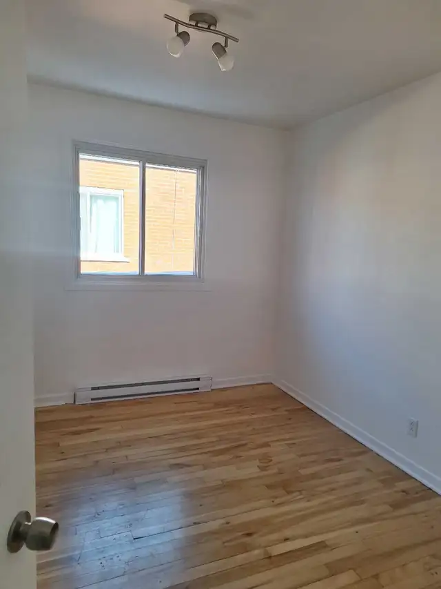 LASALLE, 4 1/2, Non Chauffé, Deuxième Étage, LIBRE - Photo 6