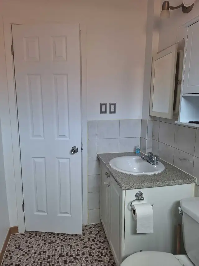 LASALLE, 4 1/2, Non Chauffé, Deuxième Étage, LIBRE - Photo 8