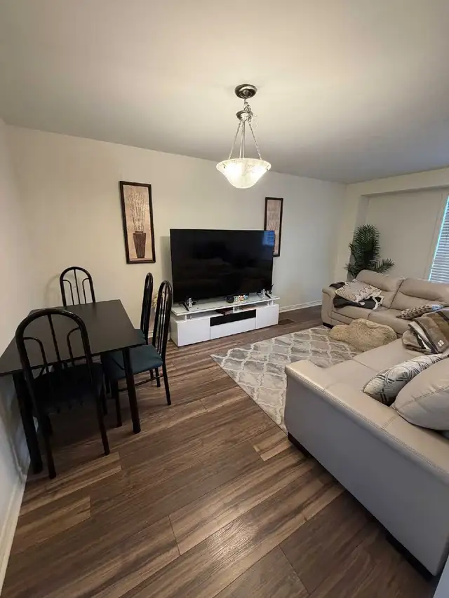 ENTIRE 3 BEDROOM HOUSE RENTAL IN BRAMPTON / Mississauga.