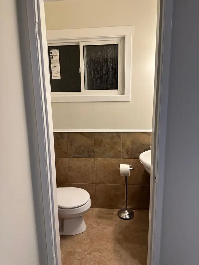 3 Bedroom 1.5 Bath House for Rent $2,500 - Photo 6