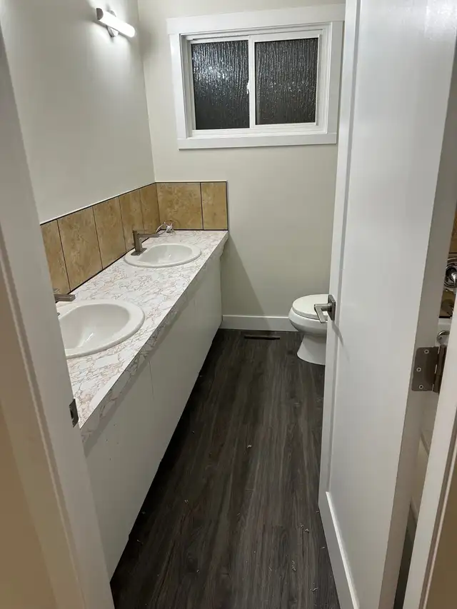 3 Bedroom 1.5 Bath House for Rent $2,500 - Photo 7