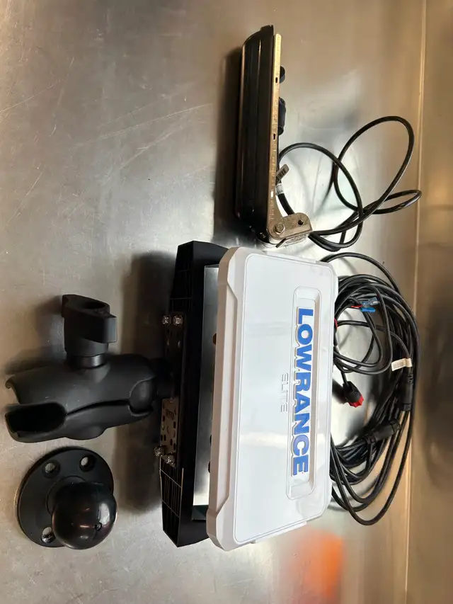 Lowrance Elite FS 9 w/active imaging 3-in-1 transducer - Photo 2