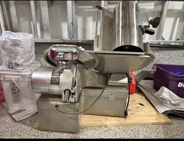 globe automatic 11' meat slicer. Great condition. WILL DELIVER!