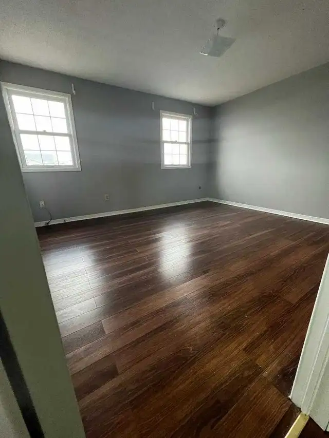 FULL 3 BEDROOM RECENTLY RENOVATED TOWNHOUSE RENTAL IN BRAMPTON - Photo 9