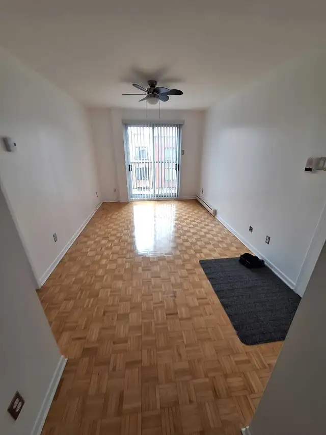 VILLERAY, 4 1/2, Non Chauffé, Troisième Étage, LIBRE