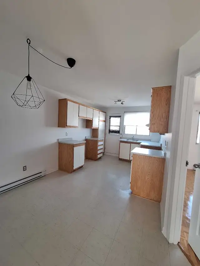 VILLERAY, 4 1/2, Non Chauffé, Troisième Étage, LIBRE - Photo 4