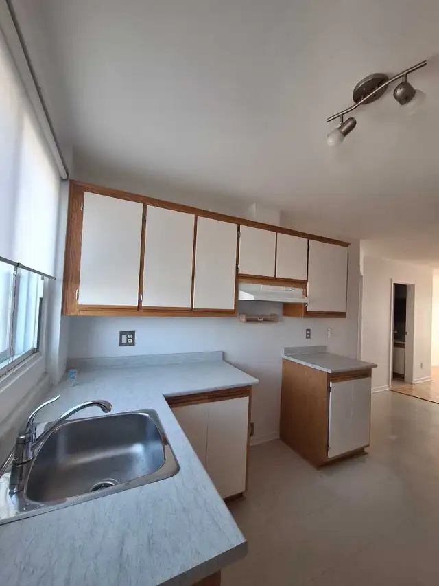 VILLERAY, 4 1/2, Non Chauffé, Troisième Étage, LIBRE - Photo 5