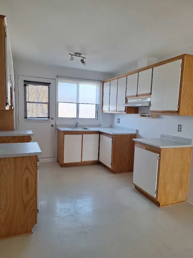 VILLERAY, 4 1/2, Non Chauffé, Troisième Étage, LIBRE - Photo 6