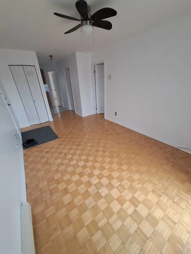 VILLERAY, 4 1/2, Non Chauffé, Troisième Étage, LIBRE - Photo 9