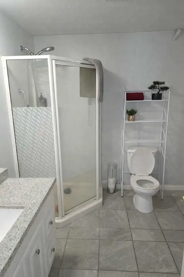 5 bedroom house for sale - Williams Lake - Photo 3