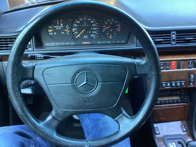 Beautiful 1994 Mercedes Benz E420 W124 Series - Photo 7