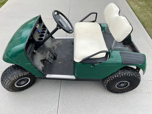 golf cart - Photo 2