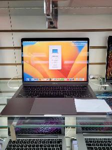 macbook pro 2018 16gb de memoire