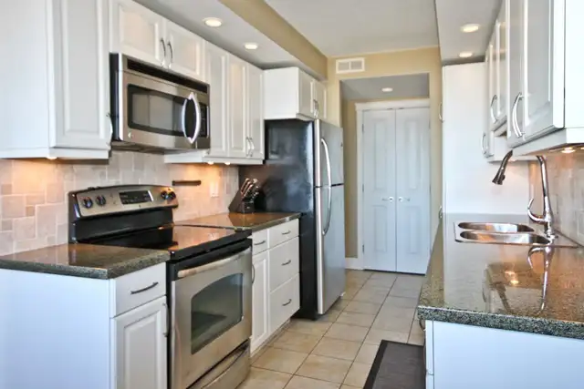 Reduced ! Waterviews, 2 Bed 1.5 Bath, Parking - Photo 3