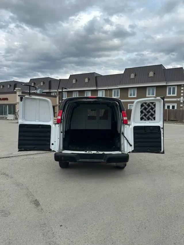 2019 Chevy express 2500 - Photo 5
