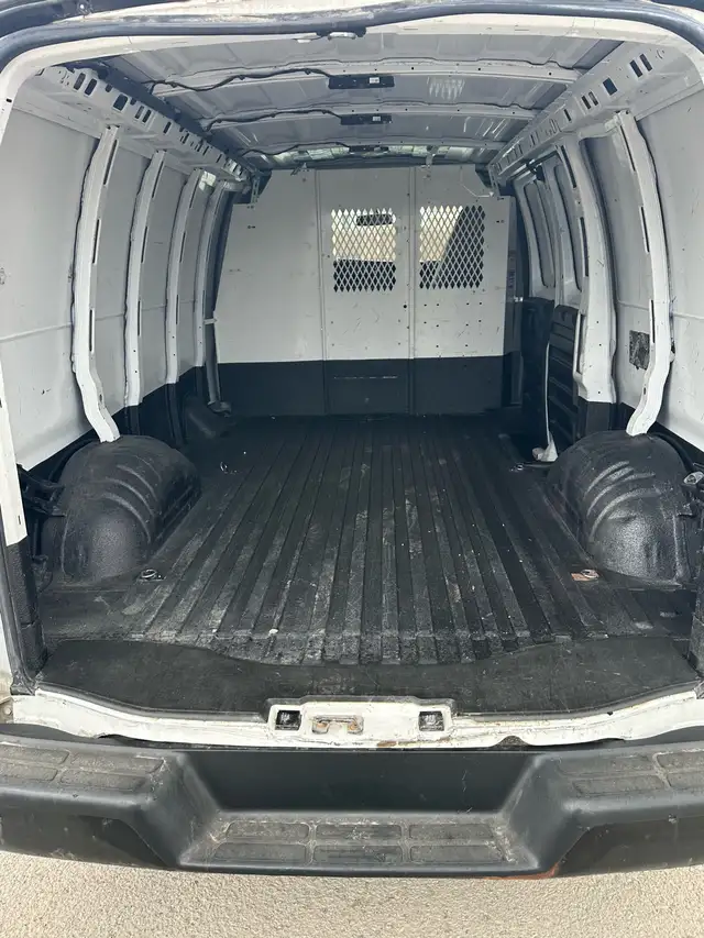 2019 Chevy express 2500 - Photo 6