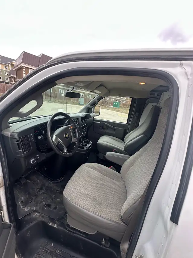 2019 Chevy express 2500 - Photo 9