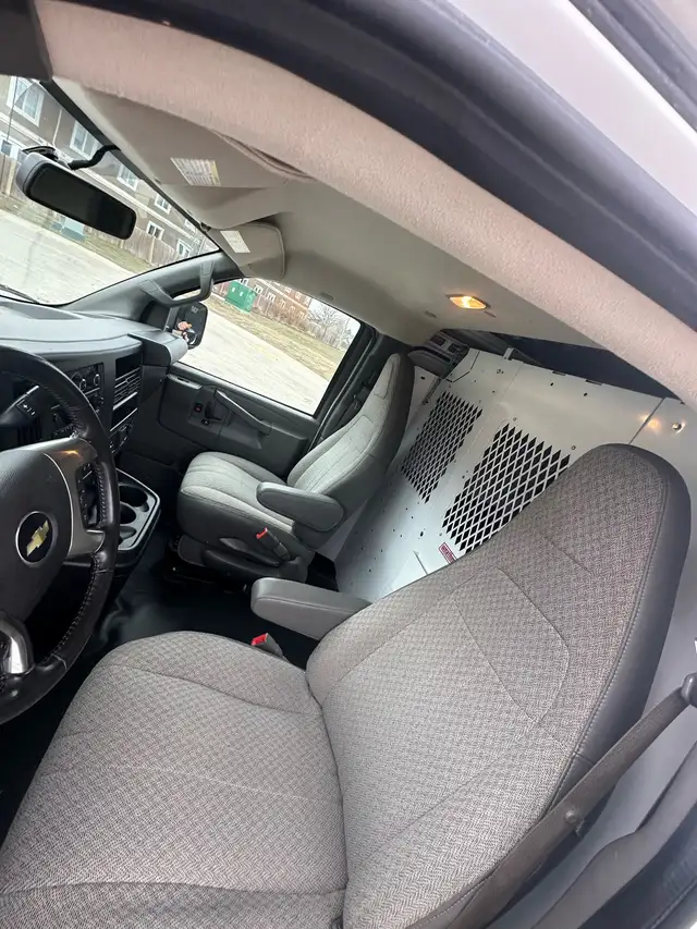 2019 Chevy express 2500 - Photo 10
