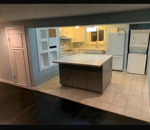 Single room available in 3 bedroom suite