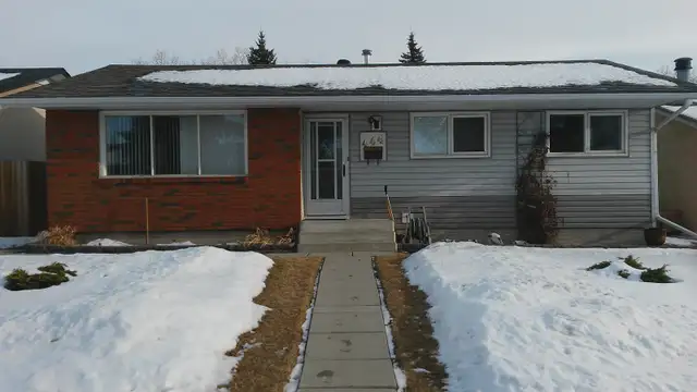 CLEAN QUIET - ROOM FOR RENT - MARLBOROUGH