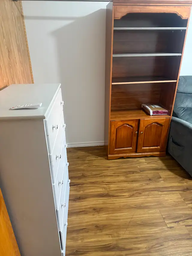 CLEAN QUIET - ROOM FOR RENT - MARLBOROUGH - Photo 4