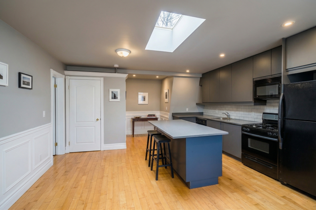 BEAUTIFUL 1BR BRAND NEW COACH HOUSE IN HARBORD VILLAGE! - Photo 3