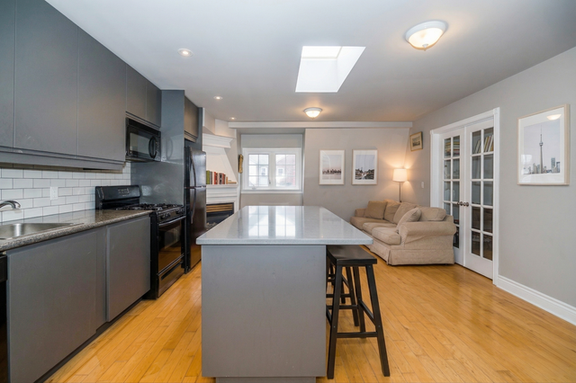 BEAUTIFUL 1BR BRAND NEW COACH HOUSE IN HARBORD VILLAGE! - Photo 6