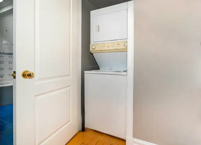 BEAUTIFUL 1BR BRAND NEW COACH HOUSE IN HARBORD VILLAGE! - Photo 10