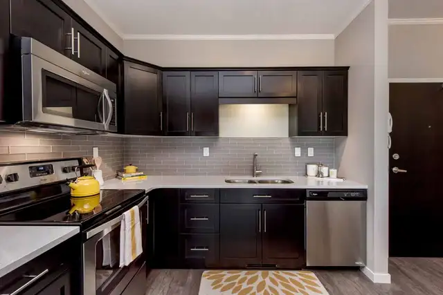 For Rent: Bright 2 Bed, 2 Bath Condo – Evergreen, Edmonton - Photo 2