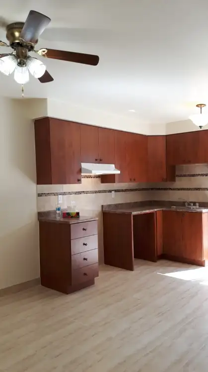 Spacious  5 1 / 2  in Saint Leonard - St Leonard near Anjou - Photo 3