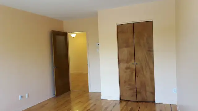 Spacious  5 1 / 2  in Saint Leonard - St Leonard near Anjou - Photo 5