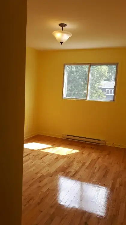 Spacious  5 1 / 2  in Saint Leonard - St Leonard near Anjou - Photo 8