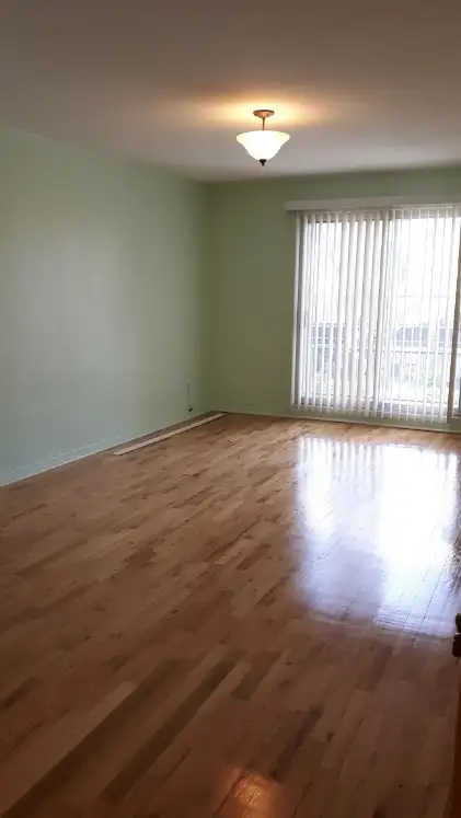 Spacious  5 1 / 2  in Saint Leonard - St Leonard near Anjou - Photo 9