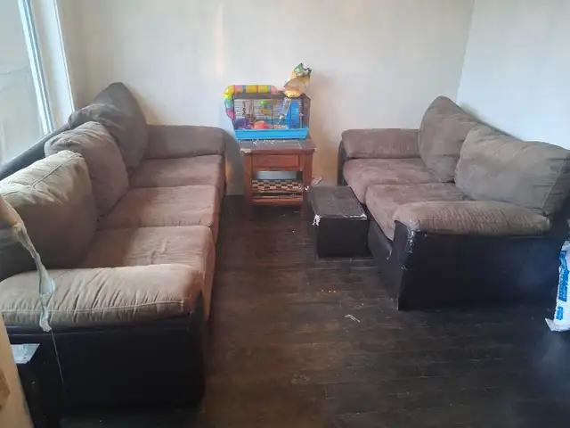 Free Couch Set - Photo 2