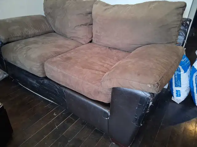 Free Couch Set - Photo 3