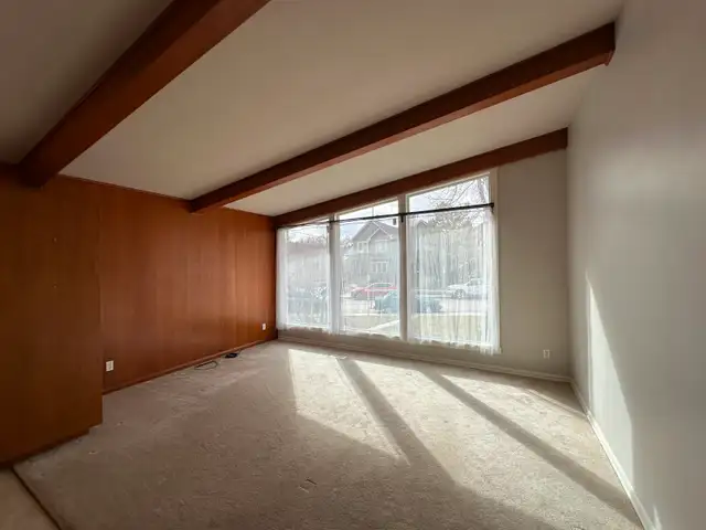 2 Bedroom Upper Suite for Rent – 5 mins from UofC! - Photo 2