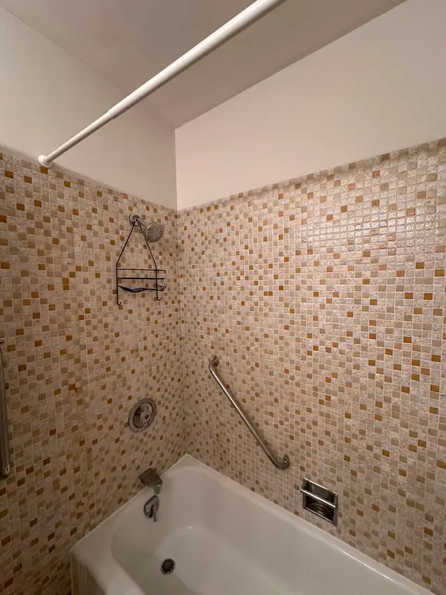 2 Bedroom Upper Suite for Rent – 5 mins from UofC! - Photo 7