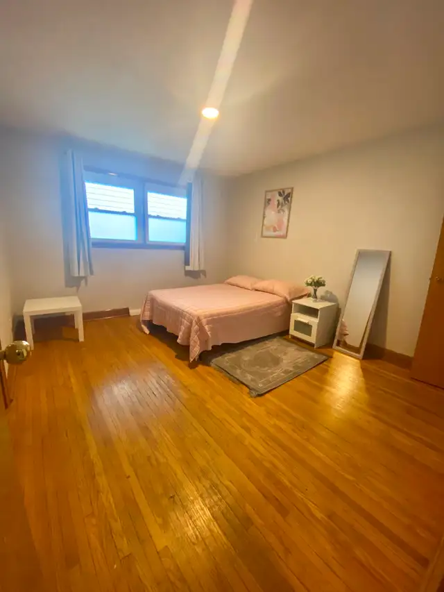 Fully Furnished Room for rent in Oshawa !!