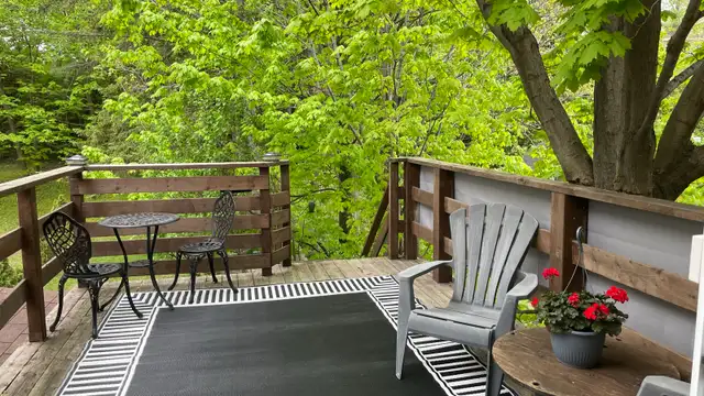 ✨ GRAND 3 ½ - STYLE LOFT – MEUBLÉ TOUT INCLUS – 1250$ / MOIS ✨ - Photo 2