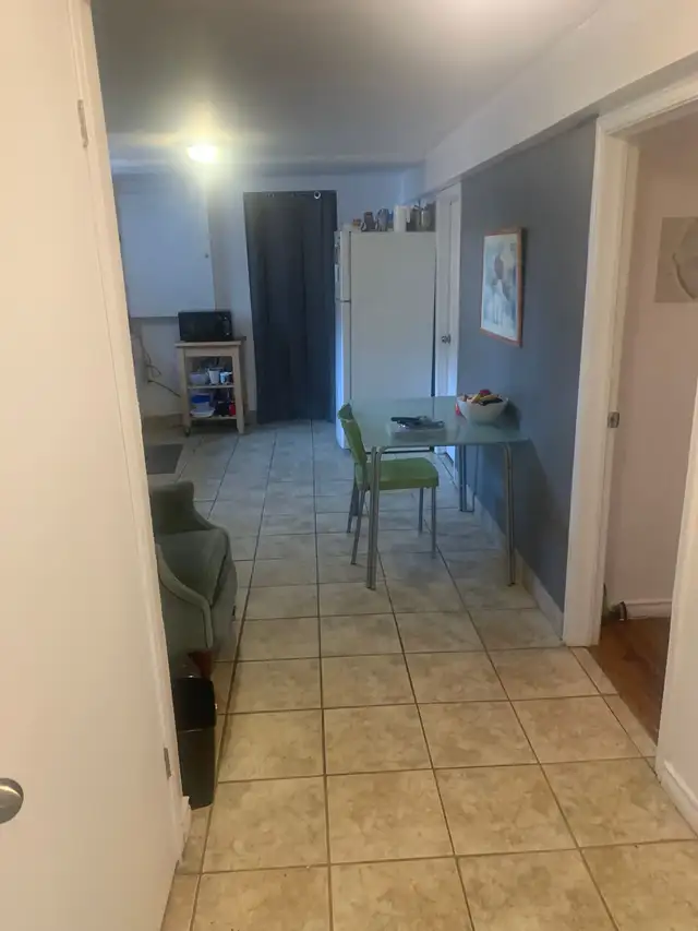 Room for Rent Near MacMaster University - Photo 4