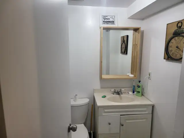 Room for Rent Near MacMaster University - Photo 6