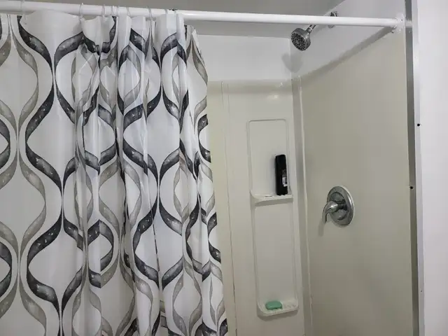 Room for Rent Near MacMaster University - Photo 9