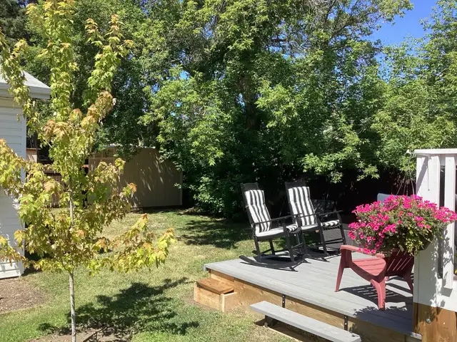 Character Home - Photo 2