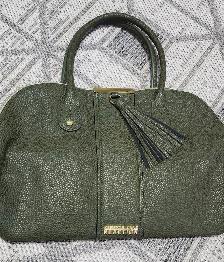 Excellent condition green leather Kenneth Cole Reaction purse
