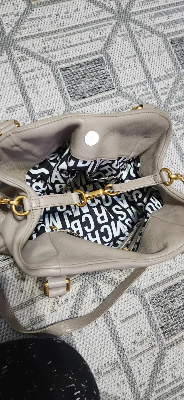 Excellent condition Marc Jacobs medium beige purse - Photo 5