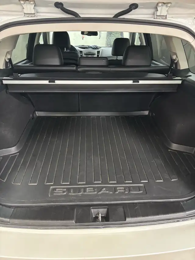 2010 Subaru Outback - Photo 9