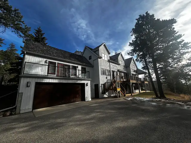 hiring siding installers - Photo 3